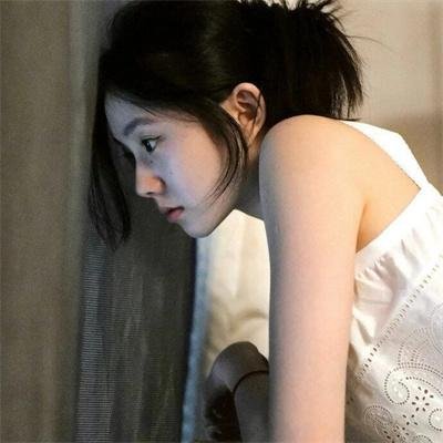 笼中女